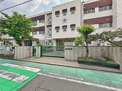 名古屋市立荒子小学校 712ｍ