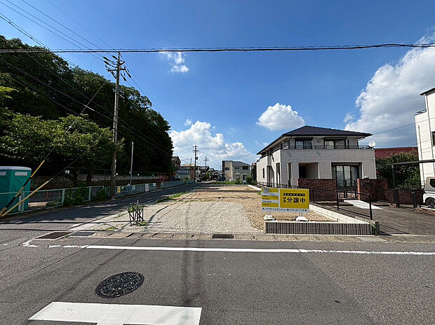 【G-STYLE 志水小東III】
志水小学校エリアの新プロジェクト!全2邸のIOT対応住宅が誕生予定です。近隣モデルハウス「G-STYLE豊山小西」にて事前説明会開催中!/現地(2025年7月)撮影