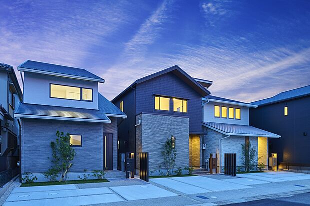 【【街並み】】名鉄バス「高山」停徒歩5分、かすがいシティバス「朝宮公園北」停徒歩9分の立地です。名古屋第二環状自動車道「勝川」ICを間近に捉え、車移動もスムーズに。