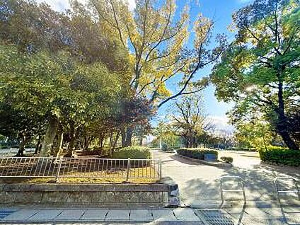 彦田公園 約650m(徒歩9分)