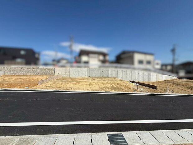 【【現地土地写真】】国道1号線や豊明ICなどが近く、お車での広域アクセスがスムーズに。国道沿いの商業施設へも向かいやすい立地です。