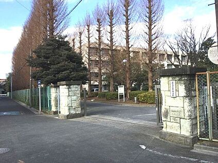 蕨市立第一中学校 約1200m(徒歩15分)