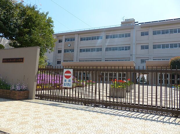 大津ヶ丘第二小学校　510ｍ