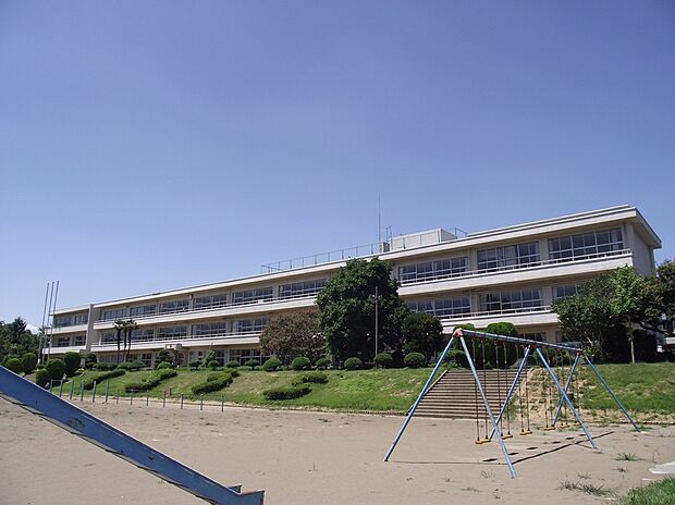 黒内小学校　1086ｍ