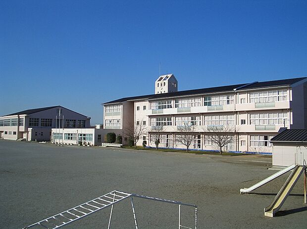松ヶ丘小学校 120m