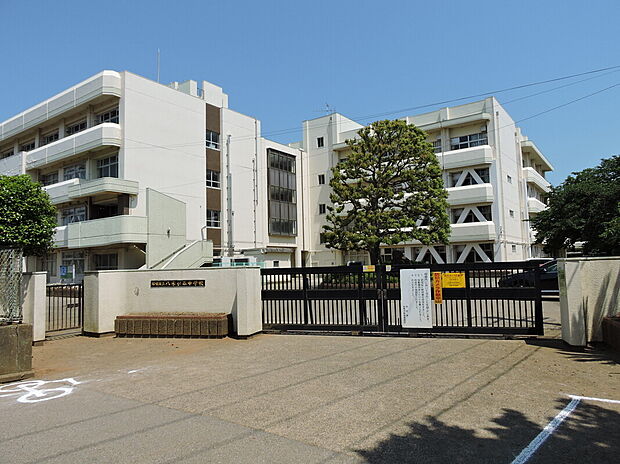 八木が谷中学校(約1,880m)