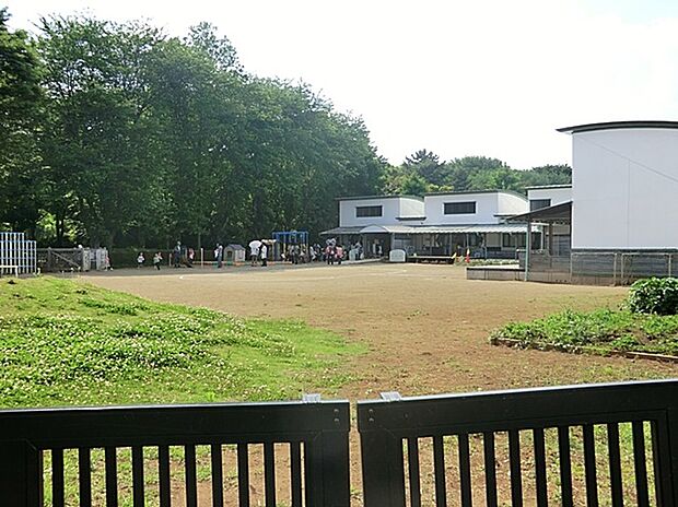 東幼稚園(約390m)