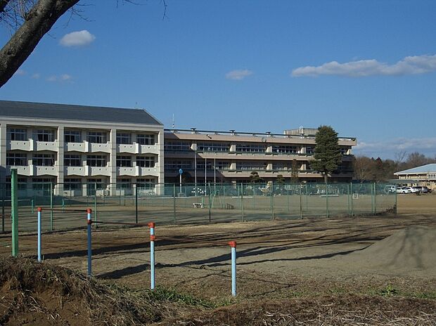 愛宕中学校（約1,440m）