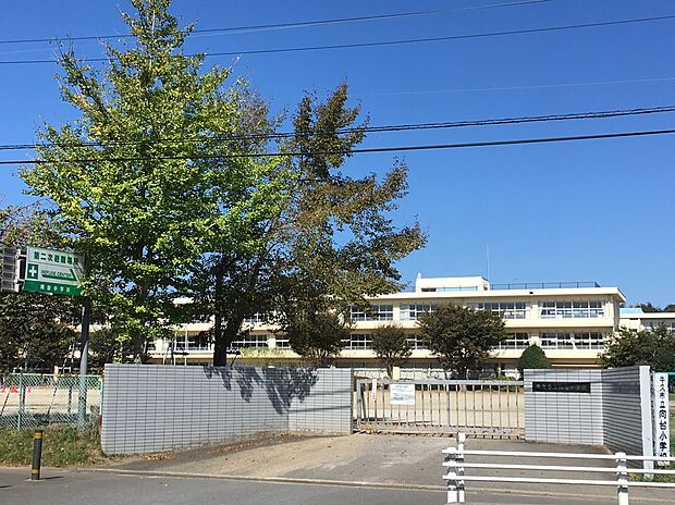 向台小学校（約940m）