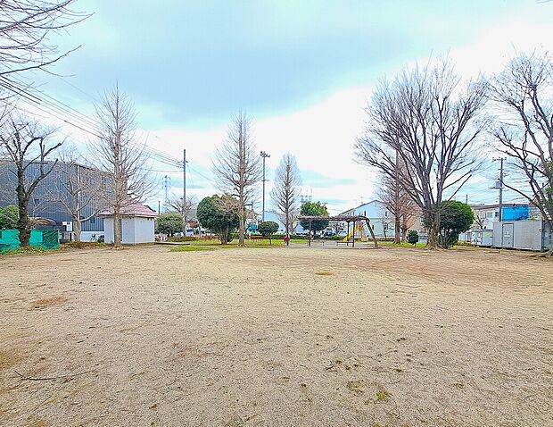吉川児童公園(約62m)