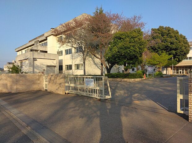 七次台中学校(約1,050m)