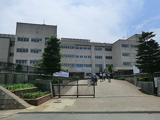 土浦第六中学校(約450m)