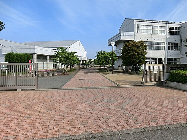 けやき台中学校(約953m)