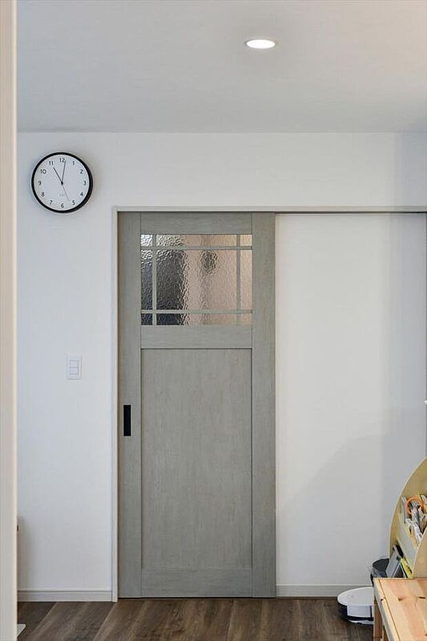 【建物プラン例　（内観写真）】【建築例】建物は狭山不動産SAN+（サンプラス）高性能ZEH住宅（太陽光設置プラン案）の本体面積28.5～30坪迄目安、1800万円（税込）で建築可能。長期優良住宅認定、耐震等級3の家。