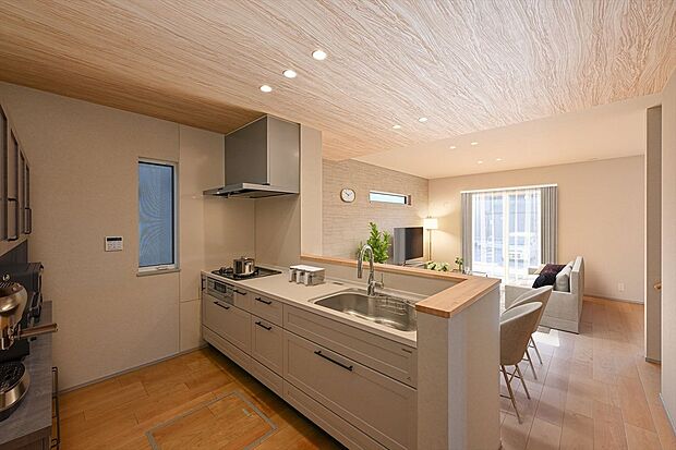 【キッチン】8号棟 キッチンは広々ゆとりを確保しているので、お子様とのお料理やお菓子作りも楽しむことができます。