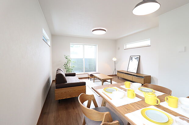 家具展示中！ご内覧予約お待ちしております。※家具は展示品です