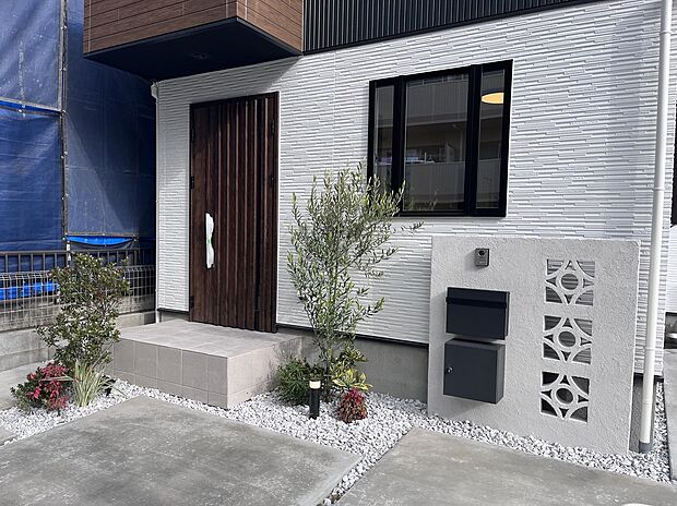 【外構工事まで完了しております！】ゆとりのある敷地で叶う18帖越えのLDK♪