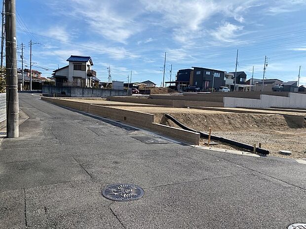 【現地外観写真】自然豊かで広大な公園、保育園・幼稚園などの充実、徳重エリアの都市便利など、安心して家族を育てるための多彩な魅力が広がっています。
