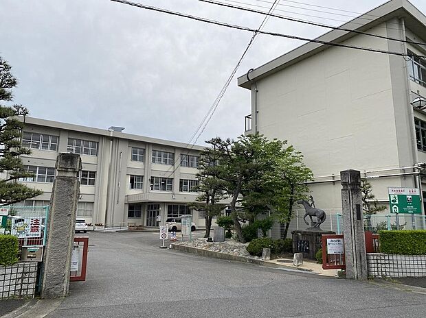 豊田市立駒場小学校(約1,500m)