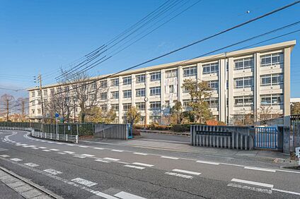 豊田市立末野原中学校  999m