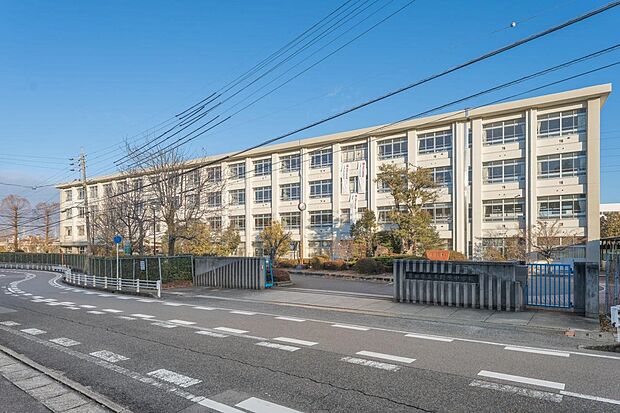 豊田市立末野原中学校 (約999m)