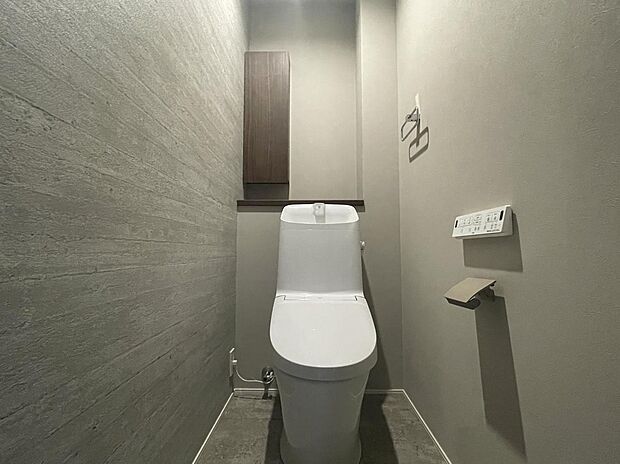 【トイレ】清潔感あふれる快適なトイレ空間。