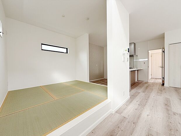 【施工例内観　和室】お子様の遊び場や大人も休憩の場所に最適です。４．５帖ありますのでお布団２人分敷けます。