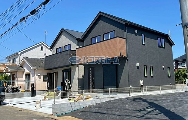 【【玄関外観】】静かで落ち着いた住環境が魅力な立地！落ち着きある暮らしを実現できます♪