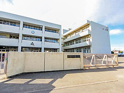 青梅市立新町中学校 230ｍ(徒歩３分)