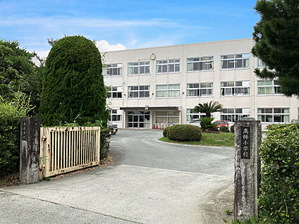 豊橋市立高師小学校 現地から710m～740m。(徒歩9分～10分。)