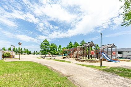 上穂積公園 現地から370m～410m。(徒歩5分～6分。)