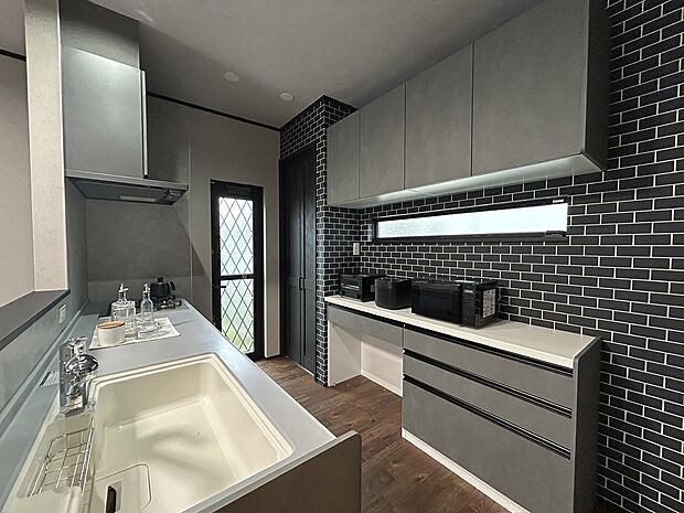 【4号地】使いやすい対面キッチン。