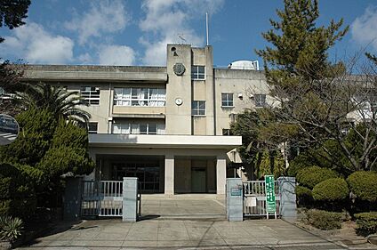 泉佐野市立佐野中学校 約914m(徒歩12分)