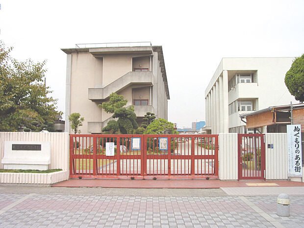 東忠岡小学校(約880m)