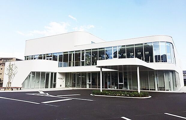 スポック富士見 市民温水プールやスタジオ、ジムなど老若男女問わず、健康作りの場としてご活用いただける拠点を目指したスポーツ施設です。