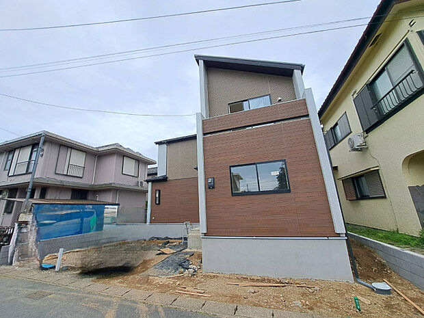 現在建築中の新築住宅です！これから素敵な住まいが完成するのが楽しみですね☆　