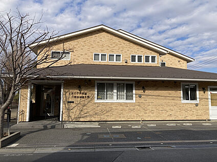 くまの子倶楽部三室保育園本館 140m