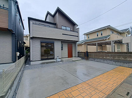 前面道路は見通しが良く、明るく開放感のある住環境です！毎日の