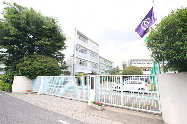 春日部中学校（約1,831m）