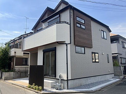 【外観】堂々とした佇まいが目を引く住まいです♪