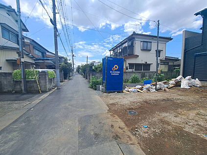 車通りも比較的少なく、落ち着いた雰囲気の前面道路です！