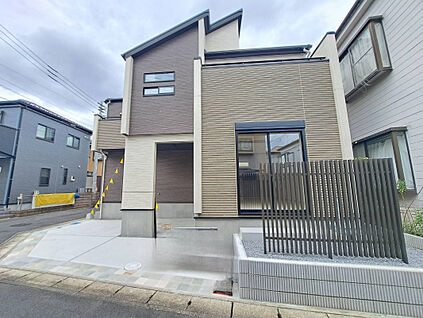 【外観】堂々とした佇まいが目を引く住まいです♪