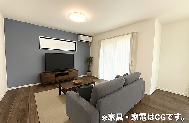 【リビング/ダイニング】LDKは18.1帖とゆとりある広さで、家族が自然と集まる団らんスペース!冬場でも床暖房がついているので足元から温まり居心地の良い空間を作り出します☆