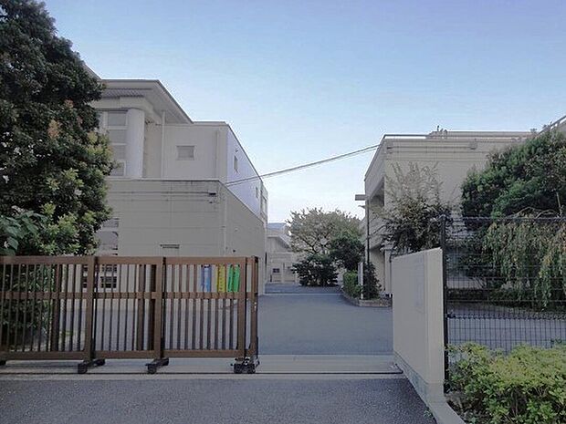 浦安市立浦安中学校（約770m）