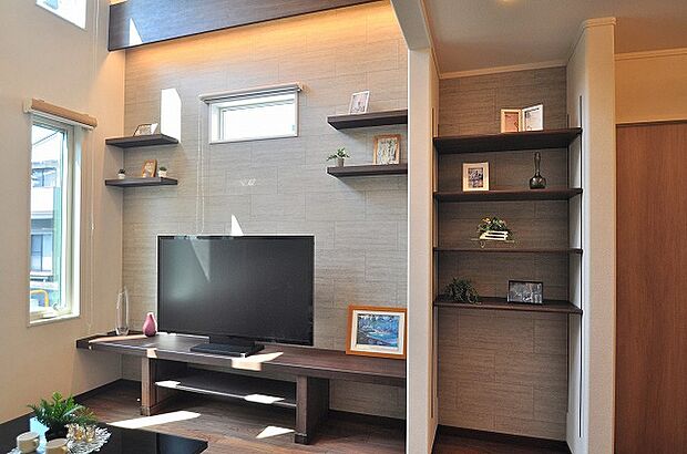 【TVボード】TVボード設置しました。お気に入りのインテリア雑貨や写真など飾れます。