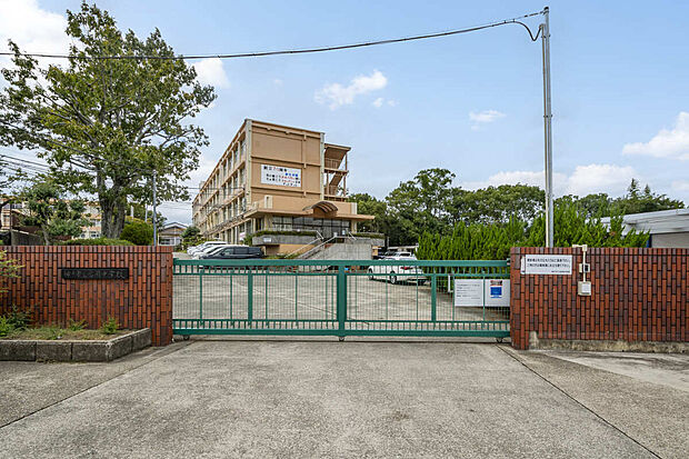 市立岩岡中学校