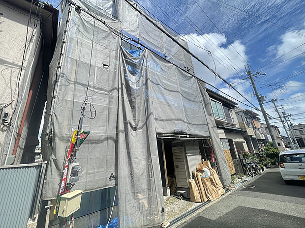 【前面道路含む現地写真】
プロパンガスに比べ使用料が抑えられる傾向のある、都市ガスを利用可能です。