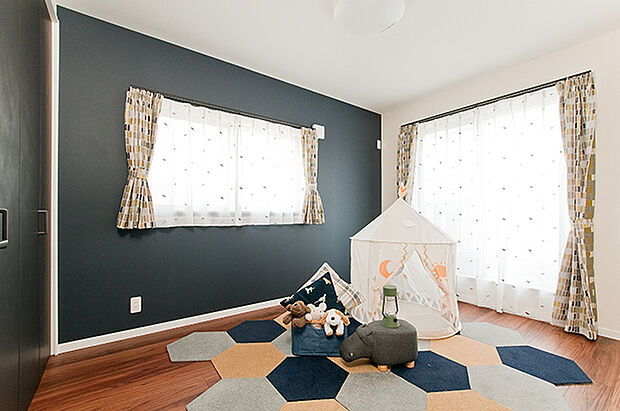 【建物プラン施工例(内観写真)】レイアウトがしやすいお部屋は、新しい家具を選ぶのが楽しくなりそうです。お好みのインテリアで快適な空間に仕上げることができます。