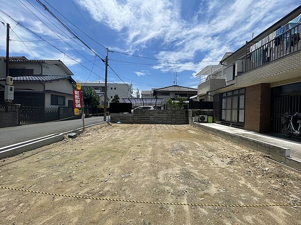 【【現地写真】】風通しが良く、お車での出入りもしやすい南東角地区画!
間取り変更対応も可能です。詳細はお気軽にお問い合わせくださいませ。