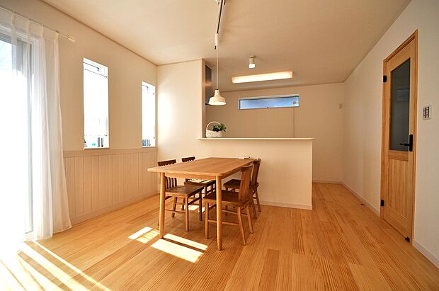 【施工例】建物プラン例（内観同仕様）建物面積94.21m2建物価格1800万円